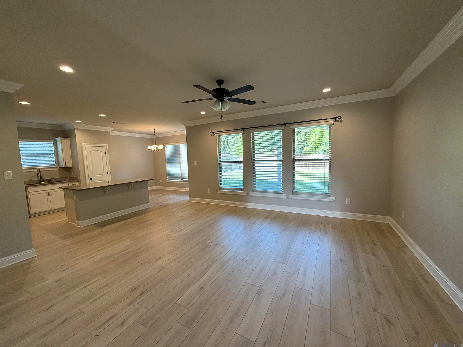 4 bed, 1858 sqft, $2,200 — Photo 3
