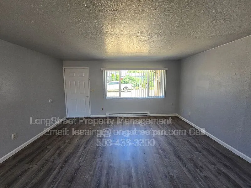 3 bed, 1.5 bath, 1264 sqft, $2,295 — Photo 3