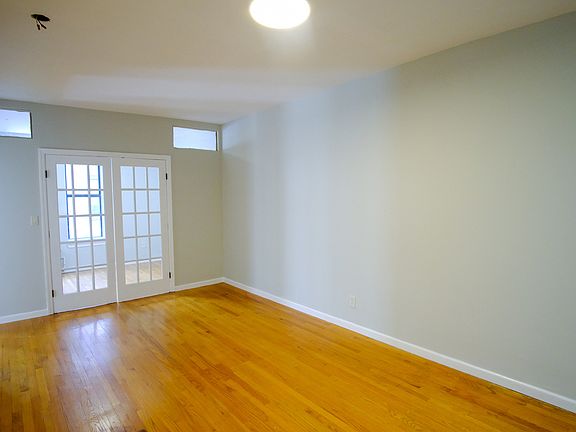 2nd image of 368 W 116th St APT 4B