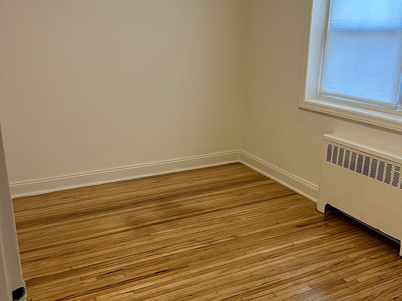 4th image of 74 Arlo Rd APT 1A