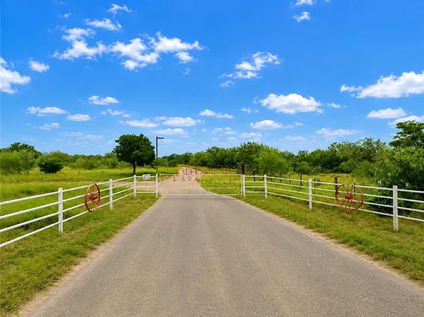 1350 Embassy St, Rio Grande City, TX 78582