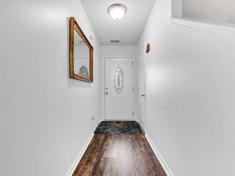 8301 Manhatten Dr — Photo 13