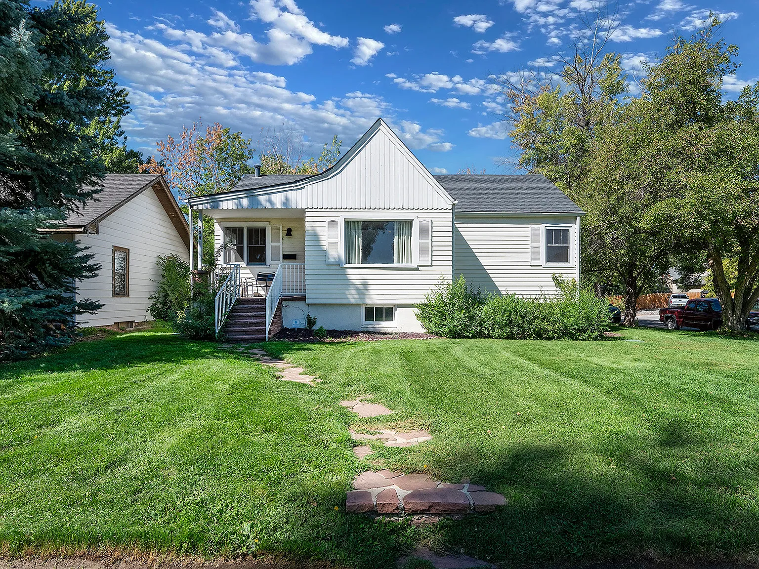 2301 S Franklin St — Photo 2