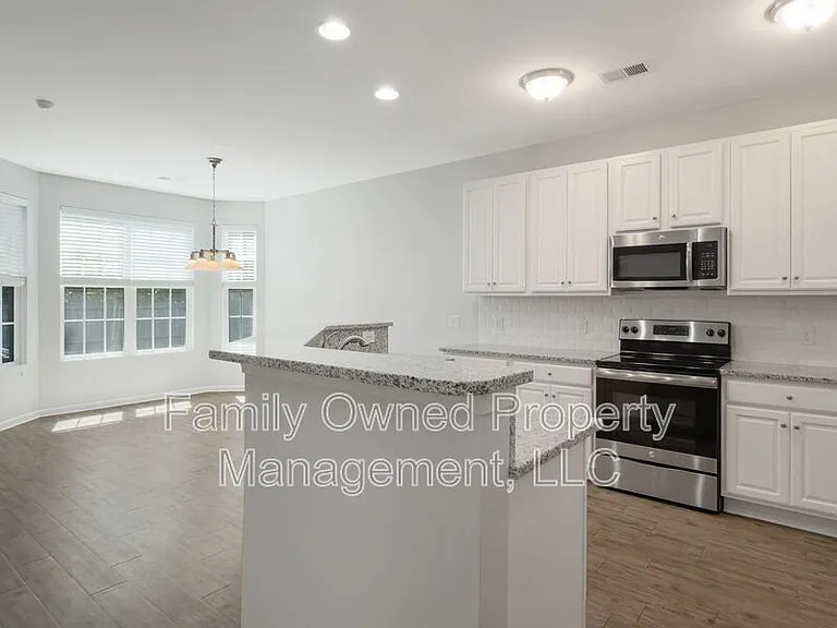 8968 Cat Tail Pond Rd — Photo 10