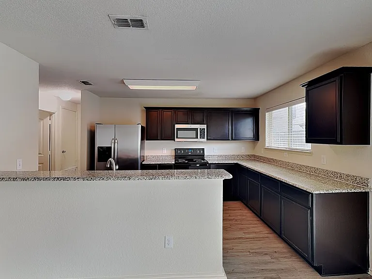 7605 Lake Vista Way — Photo 5