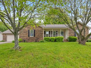 355 Colony Dr, Versailles, KY 40383