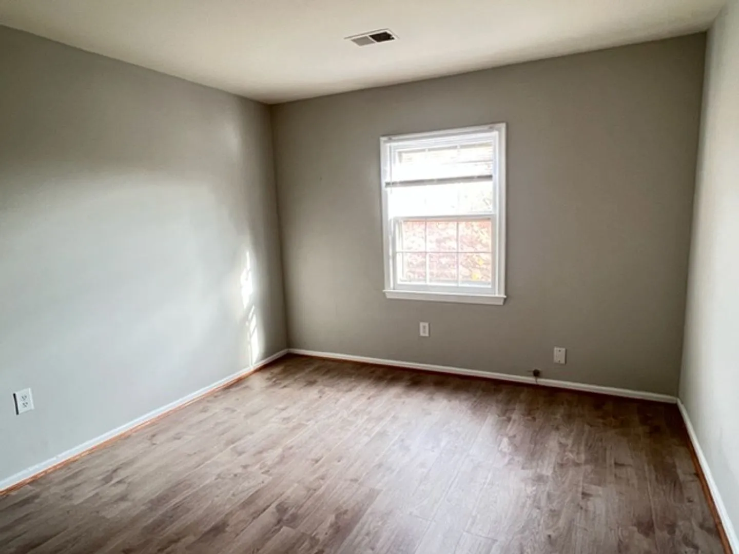1400 Admiral Dr — Photo 3