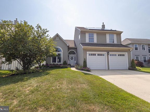 2nd image of 32 Biddle Way