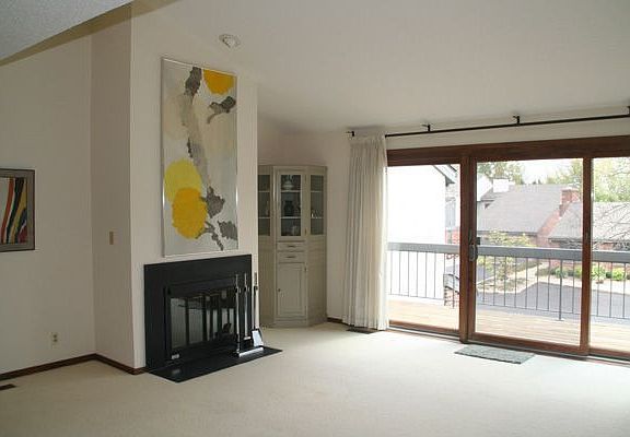 Living Room/Fireplace