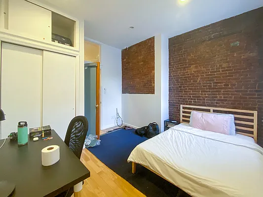 Rented by Compass | media 21