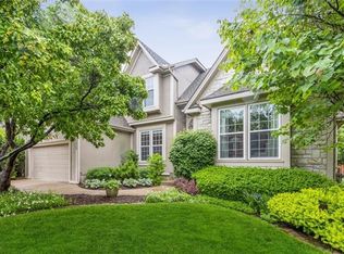 13849 Bradshaw St, Overland Park, KS 66221