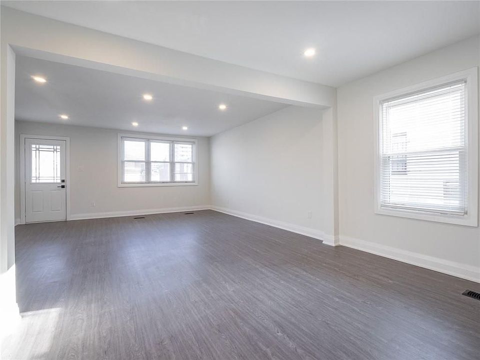 1st image of 283 Parkdale Ave N #1
