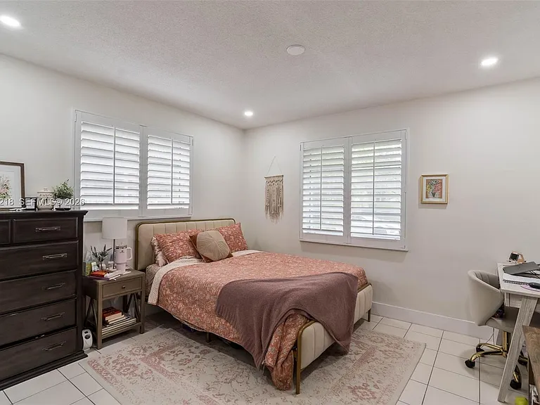 970 Benevento Ave #970 — Photo 12