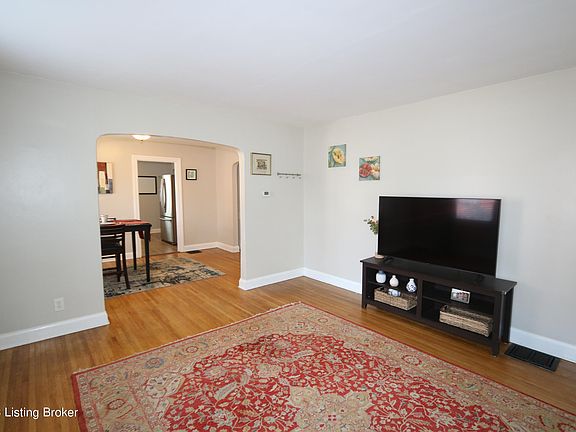 3rd image of 941 Parkway Dr