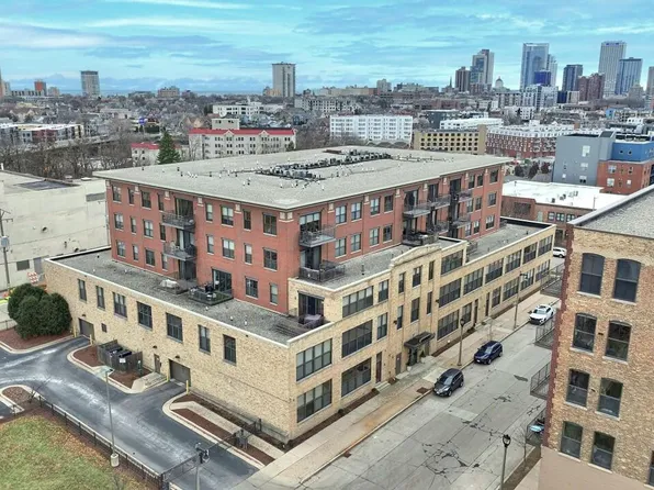 1924 North Hubbard STREET #302, Milwaukee, WI 53212