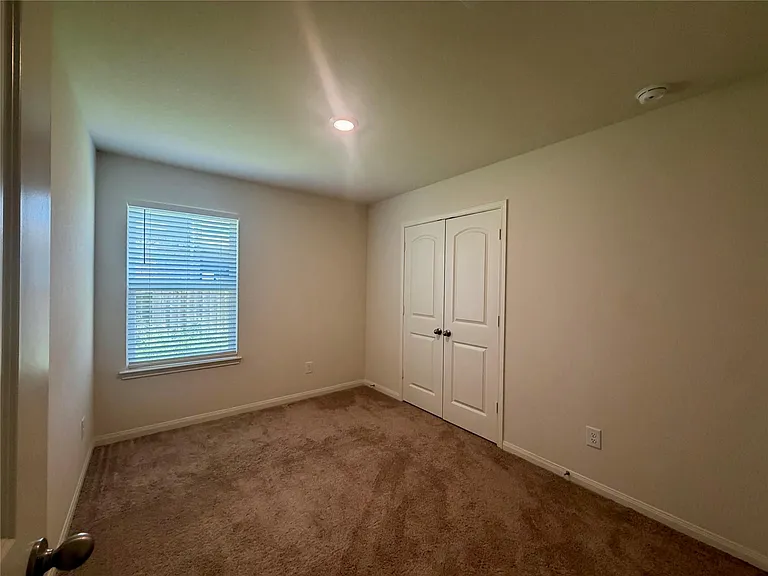305 Eastwood Flats Dr — Photo 6