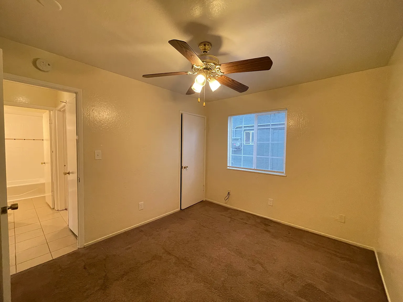 2 bed, 600 sqft, $1,575 — Photo 4