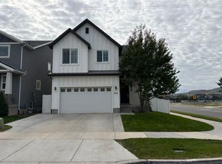 993 W McKenna Rd, Bluffdale, UT 84065