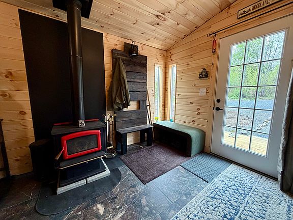3rd image of 345 McIntyre Road