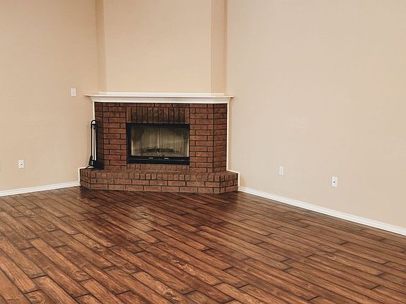 3rd image of 118 Frankford Ct