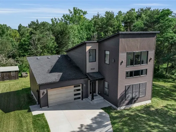 1542 Blakeley Rd, East Aurora, NY 14052