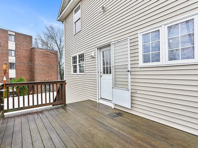 1180 Main St — Photo 14