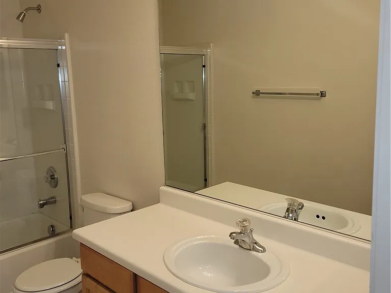 9275 Hollander Ave — Photo 23