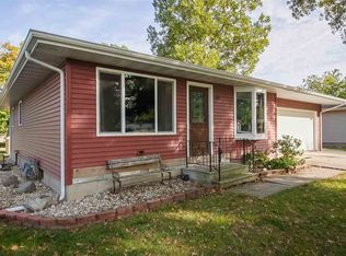 300 N East St, Mc Lean, IL