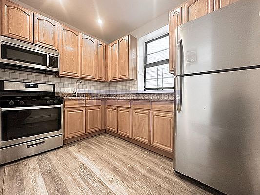 4th image of 519 W 151st St APT 11