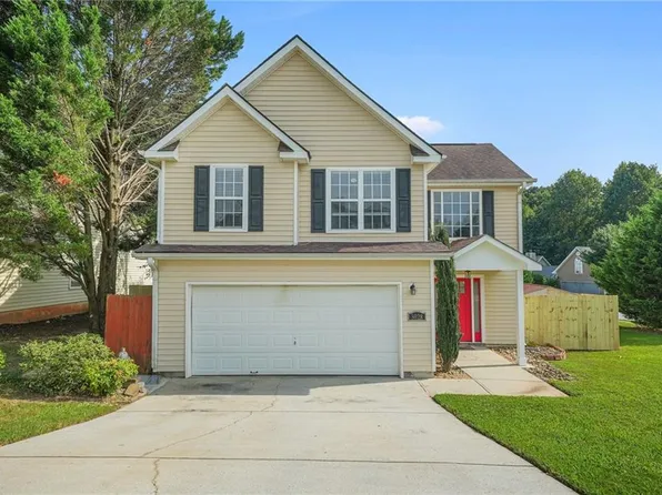 3028 Meadow Glen Pass, Fairburn, GA 30213