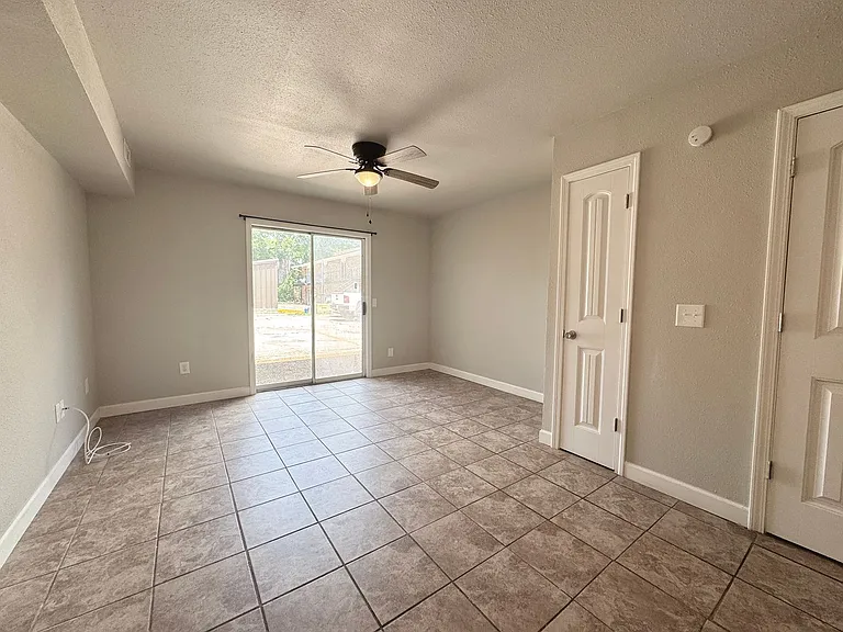 591 E Boswell St #2 — Photo 13