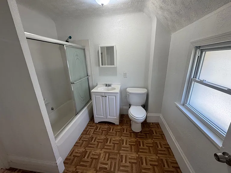 9611 Dunlap Ave — Photo 28