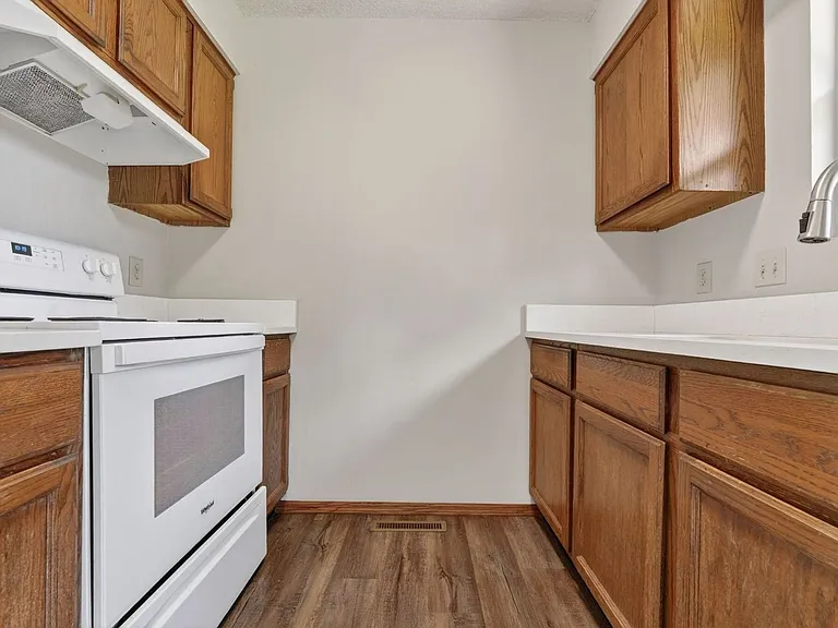8432-8434 W Thurman St — Photo 6