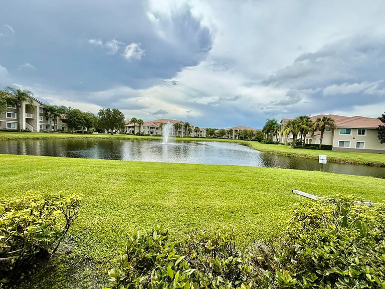 191 SW Palm Dr #108 — Photo 17