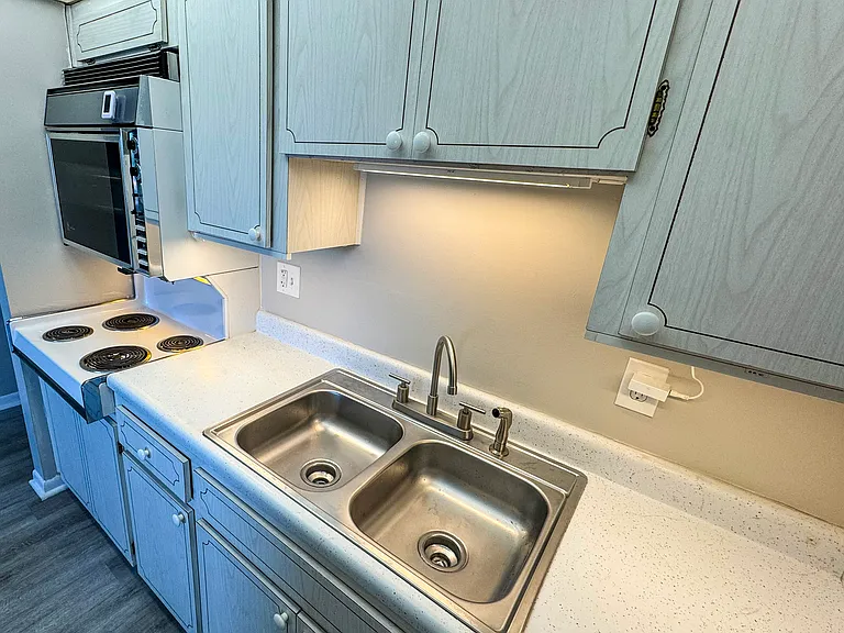 1235 S Highland Ave #F-702 — Photo 8