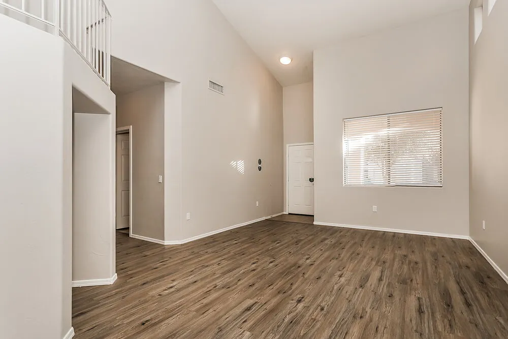 4 bed, 3.0 bath, 2300 sqft, $2,355 — Photo 4