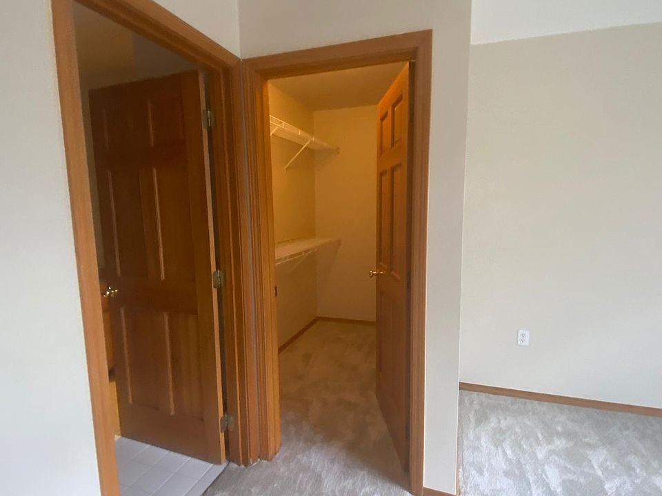 1st image of 440 226th Ln NE #440