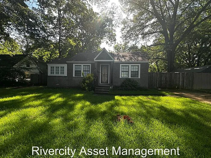 2 bed, 1.0 bath, 1000 sqft, $1,495 — Photo 2