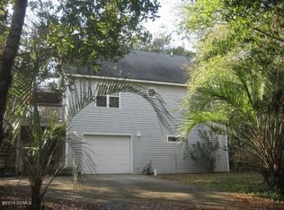 135 Doe Dr, Emerald Isle, NC 28594