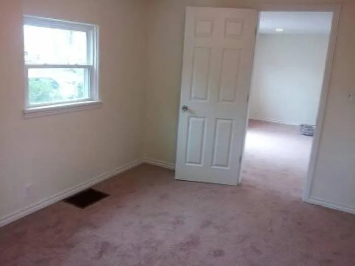 564 S Stuart St — Photo 9