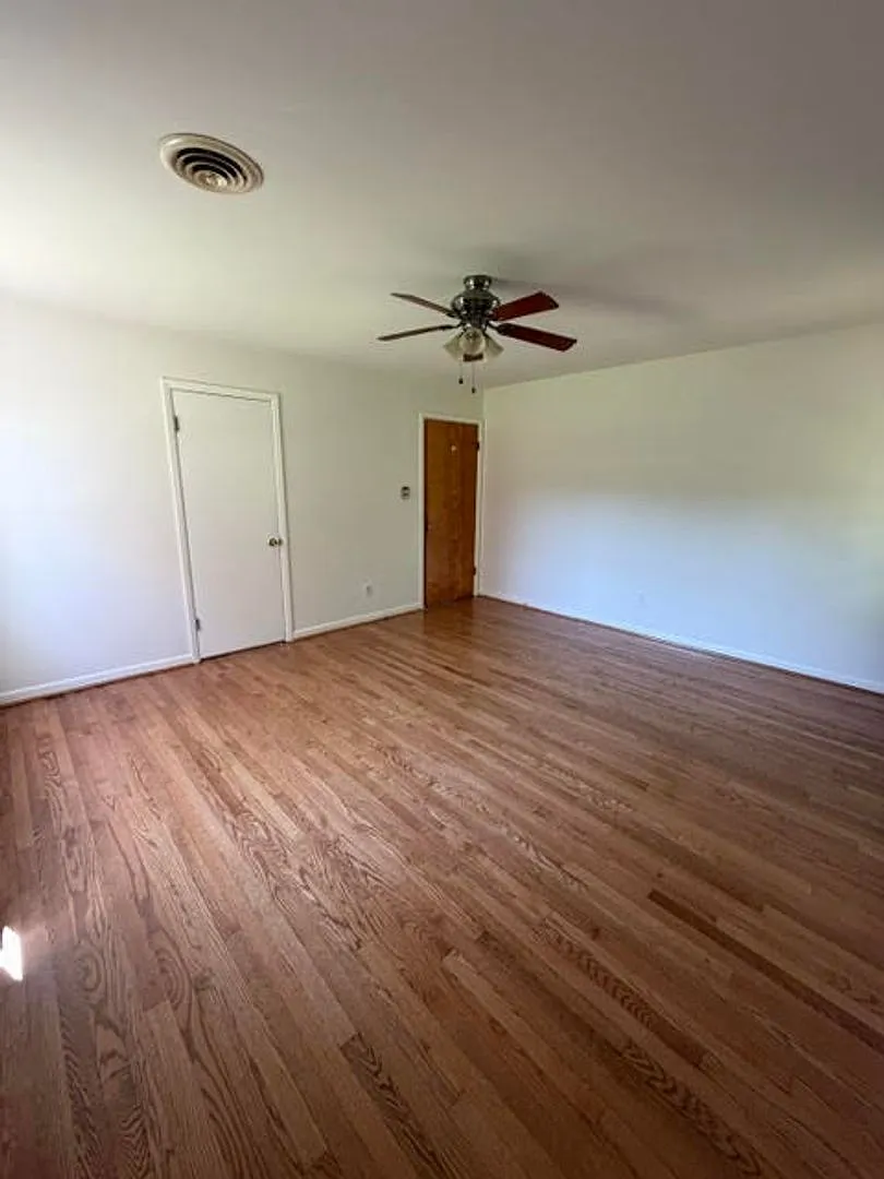 Hughesville 3BR 2.5 Bath — Photo 4
