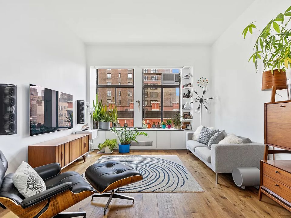 1st image of 100 W 72nd St APT 6D