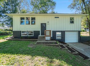 13624 Winchester Ave, Grandview, MO 64030