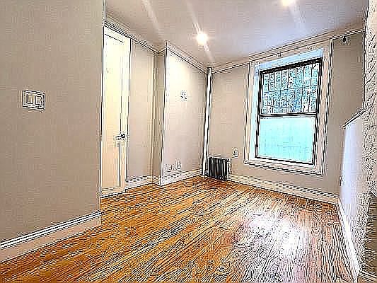 4th image of 223 E 89th St #1