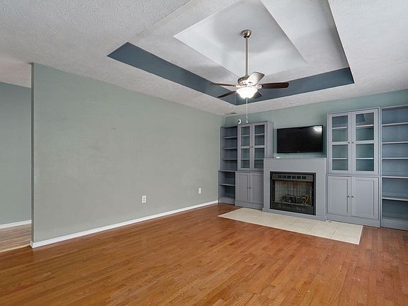 5th image of 3070 W Calhoun Street