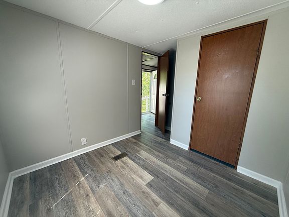 4th image of 23-89 Pebblehill Park #708D71714