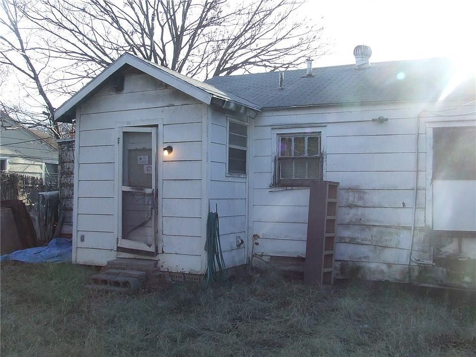2nd image of 4532 Wabash Ave