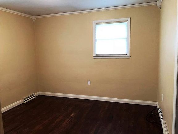 5th image of 16 Meadow Dr