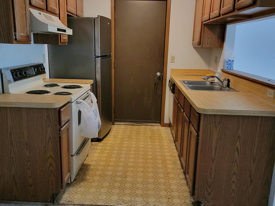 1st image of 2607 Brookdale Ln