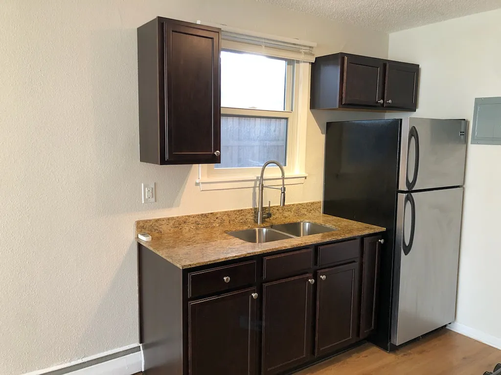 1427 Marshall St NE — Photo 2